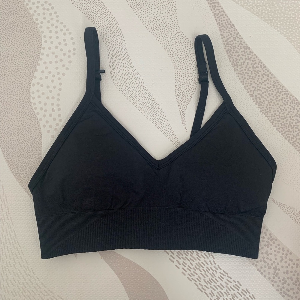 lululemon Ebb to Street Light Support C/D cup size 6